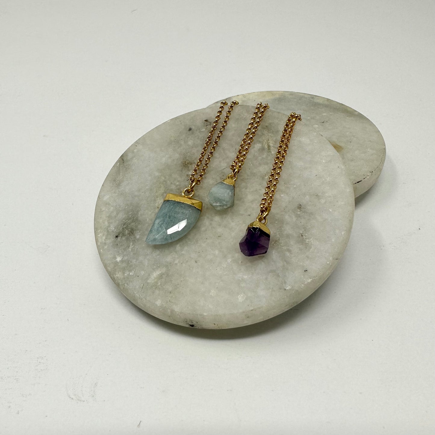 Horn shape aquamarine pendant