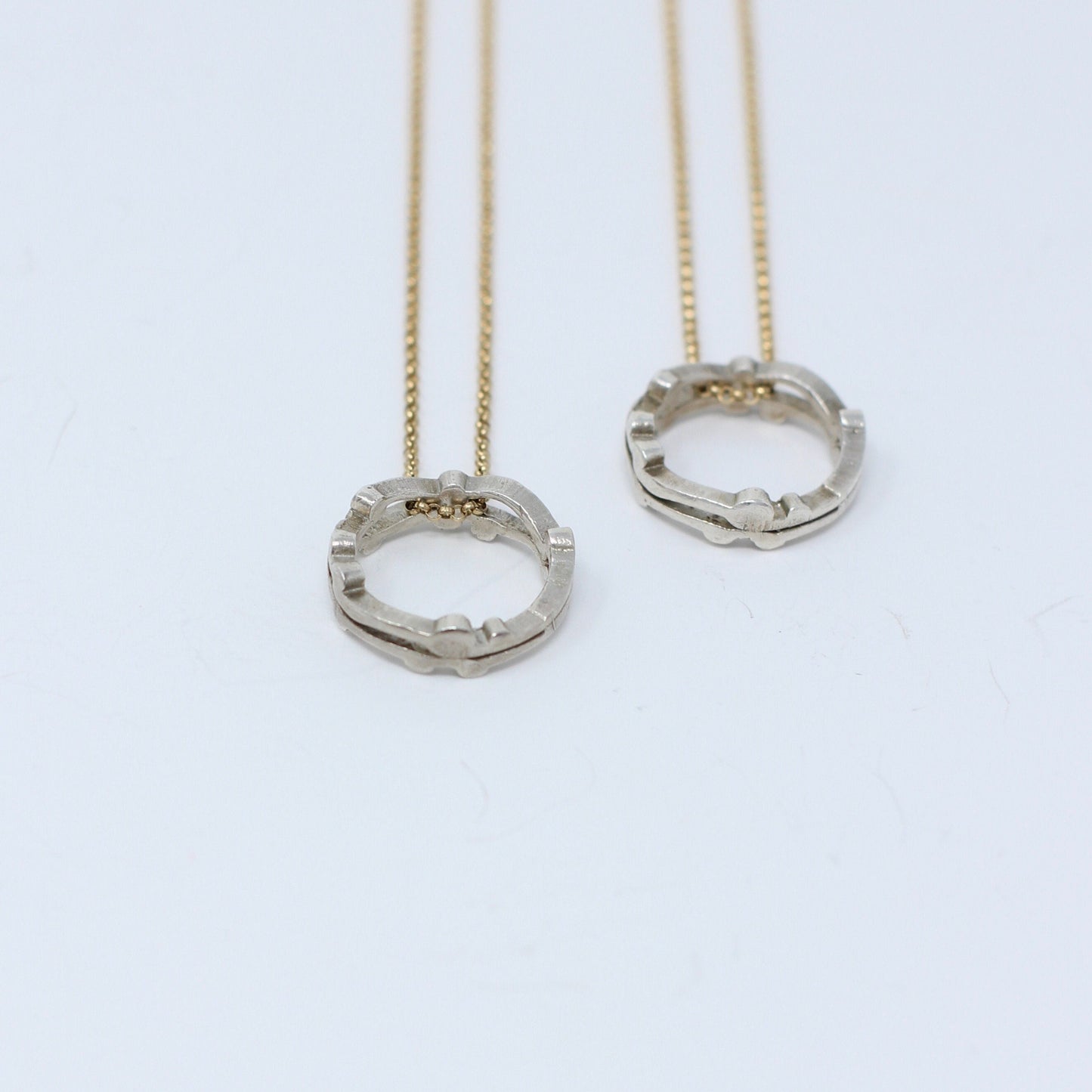Circle pendant necklace